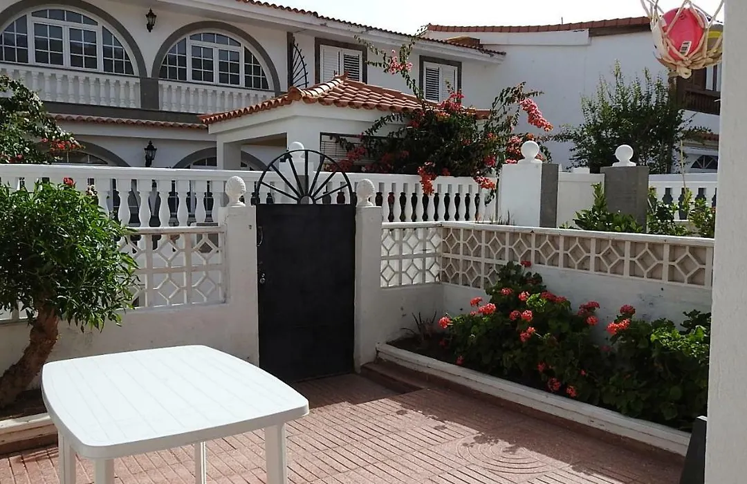 La Palmera1 Casa Al Primer Piso Con 2 Dormitorios - Two Bedroom House On The First Floor --- La Palmera 2 Casa En Planta Baja Con 1 Dormitorio, One Bedroom House On The Ground Floor-1