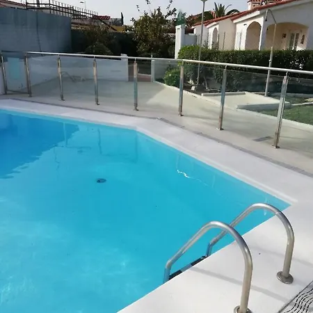 Bungalow Near Yumbo 200 Meters From The Beach-3