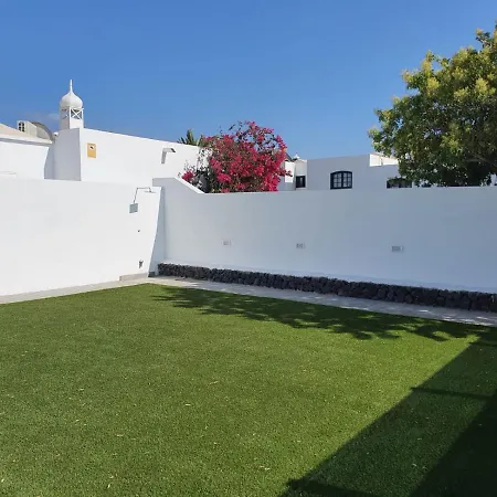Rooms & Suites Princesa Leticia - Puerto Del Carmen, Lanzarote - Near The Beach-2