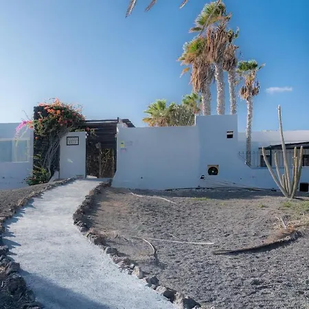 Casa A Primera Linea De Mar-3