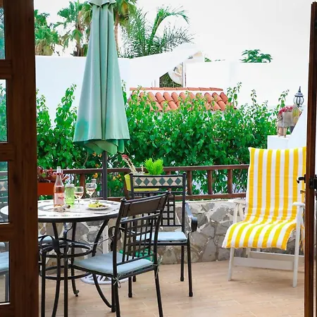 Los Geranios, Close To Beach, Puerto Colon, Yellowcat 2-3