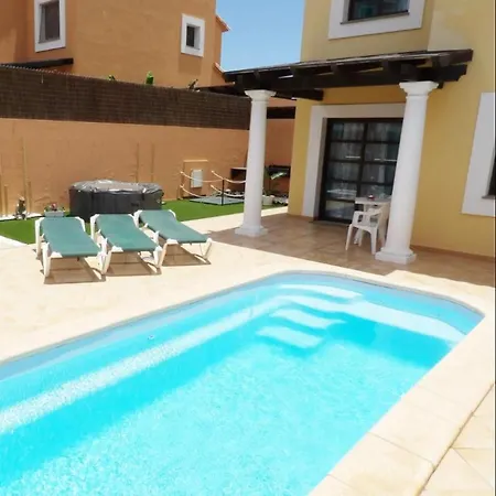 Villas Brujula Company-2