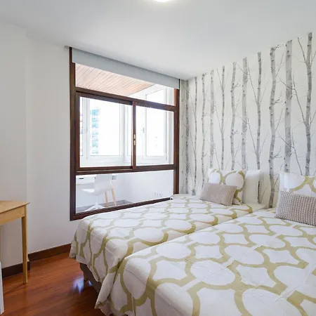 Bright Townhouse - Views - 5 Min Walk To The Beach-2