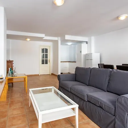 Uptown Urban Apartments (Adults Only)-3