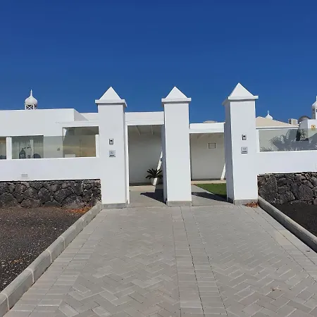 Rooms & Suites Princesa Leticia - Puerto Del Carmen, Lanzarote - Near The Beach-3