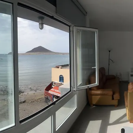 Edificio Playa Chica-2