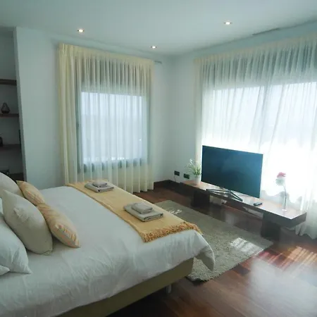 Villa Luna - Stunning 5 Bedroom Villa With Ac-2