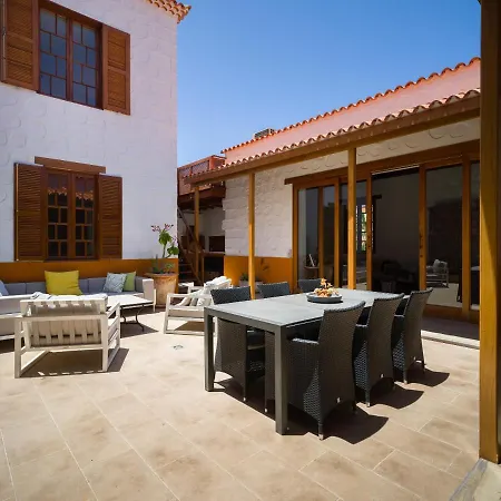 Beautiful Beach House In Traditional Canarian Style-2