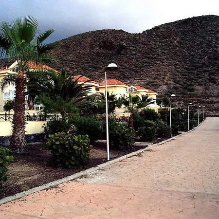 Villa With Private Pool And Beautiful Garden-2