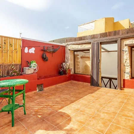 Amiga Mia Traditional House-3