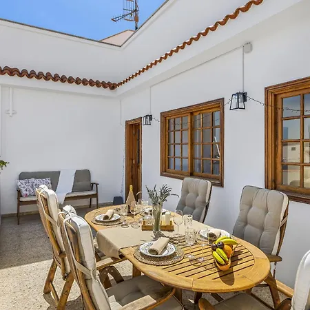 Central Penthouse, Close To The Natural Pools With Big Terrace, Ocean & City View-2
