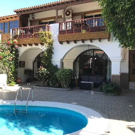 Las Americas Family Inn-3