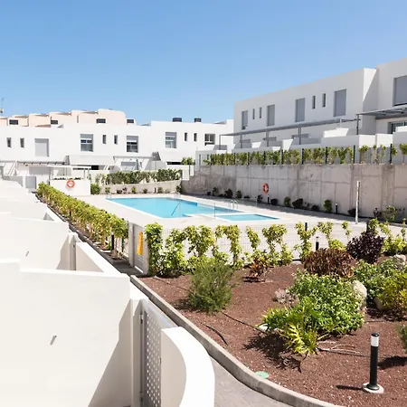 White Medano Apartment. New With Fast Wifi-3