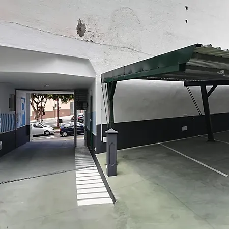 Casa Dona Carmela Guesthouse - Parking Included (Adults Only)-3