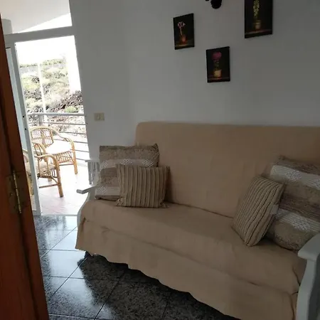 Cozy Apartment In Puerto De Naos 45 M² Mountain View-2
