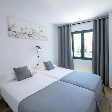 Apartamentos Los Rosales-2