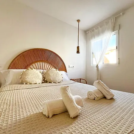 Chakra House Fuerteventura - Private Rooms In A Shared Boutique Guesthouse-2