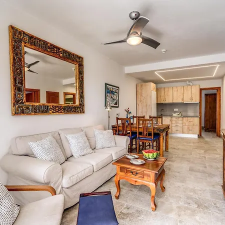 Granada II Apartments-3