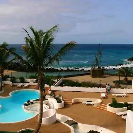 Neptuno Suites - Adults Only-3