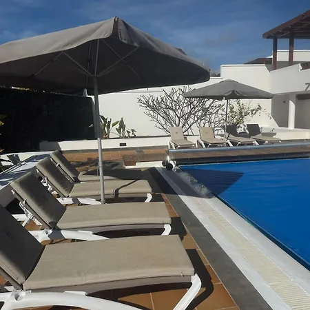 Villa Dedalos - Spacious Luxury Villa With Heated Pool In Puerto Calero-2