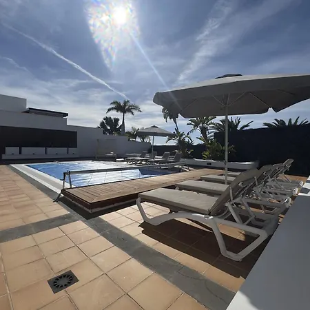 Villa Dedalos - Spacious Luxury Villa With Heated Pool In Puerto Calero-3