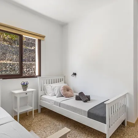 Central Penthouse, Close To The Natural Pools With Big Terrace, Ocean & City View-3