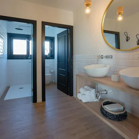 La Concha Boutique Apartments - Adults Only-3