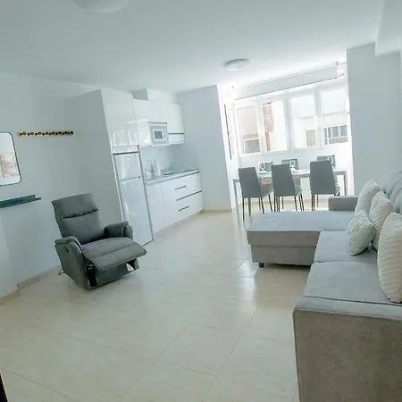 AR Home - Apartamento de 3 dormitorios con ascensor en Las Huesas, Telde-2