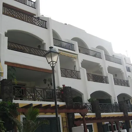 Apartamentos Rocas del Mar-3