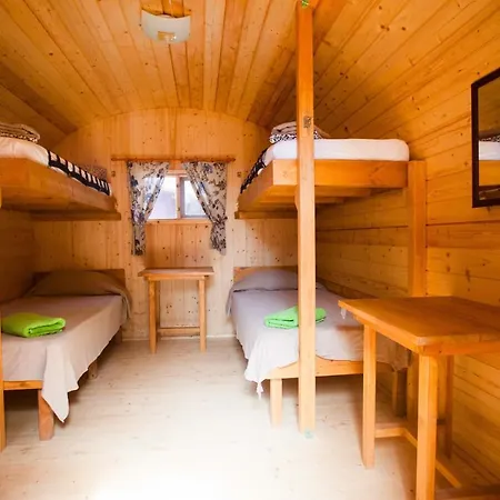 Eco-Wooden Houses Camping Montana Roja-3
