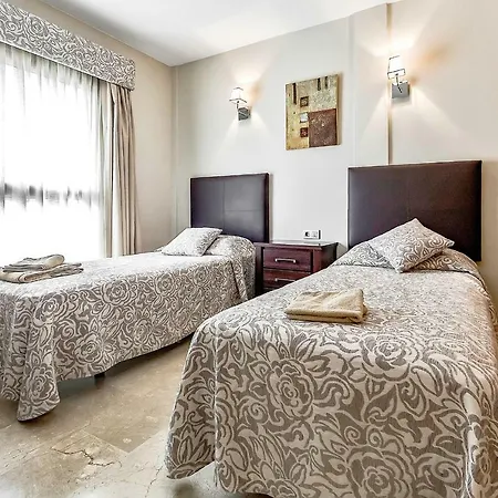Townhouse 2 Bedrooms On The First Line-2