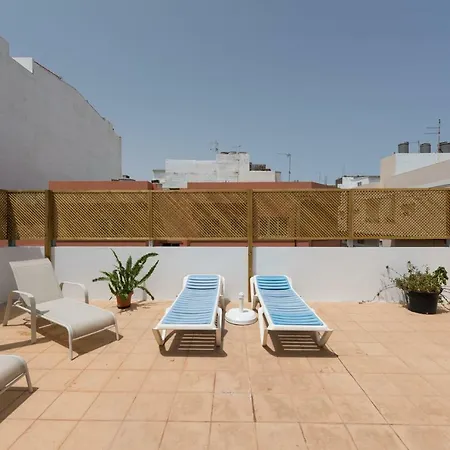 Private Solarium - 2Br House Near The Airport-2