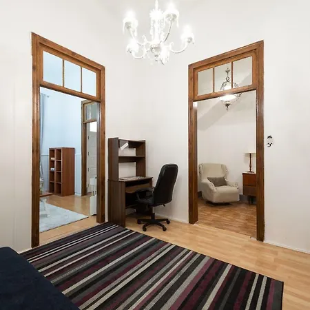 Urban Vintage-Styled Home - Wifi-3
