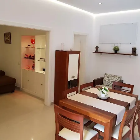 Fantastica Vivienda Familiar Con Jacuzzi Y Sauna-3