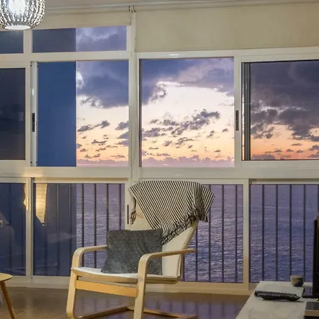 Acogedor apartamento con vista al mar-2