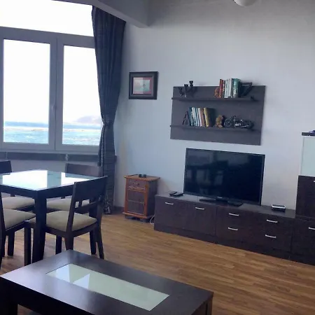 Oceanfront Flat II By Canary365-2