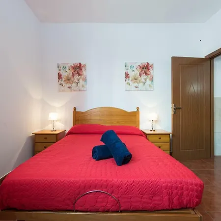 Private Solarium - 2Br House Near The Airport-3
