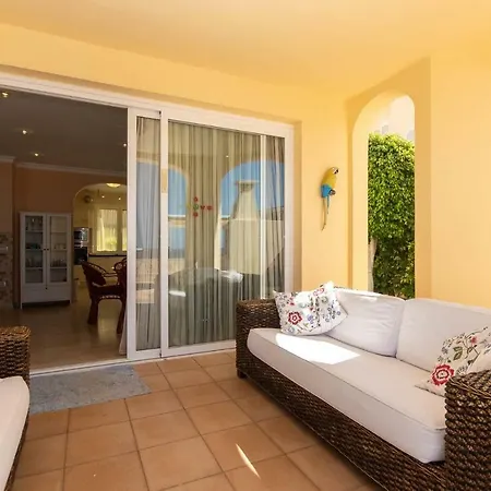 Exclusive Villa On The First Line Of The Ocean With A Private Heated Pool-2