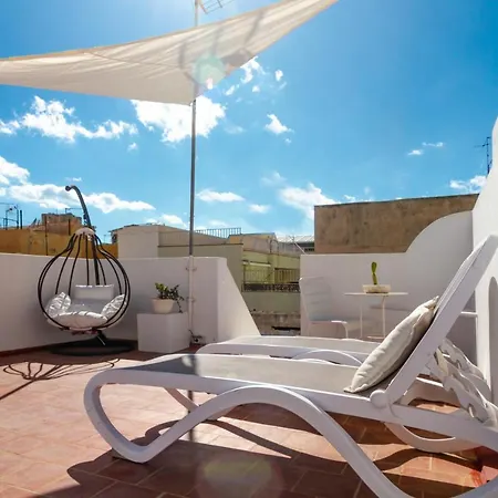 Casa Dona Carmela Guesthouse - Parking Included (Adults Only)-2