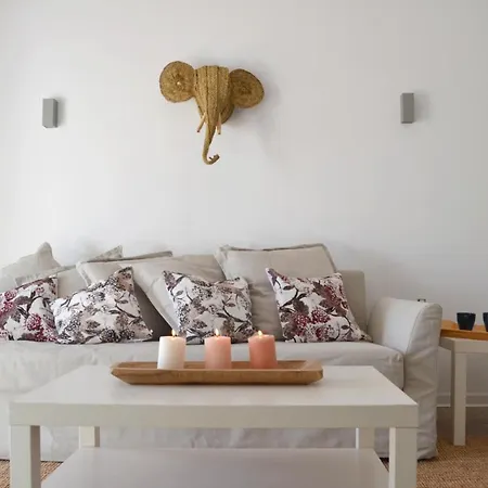 White Exclusive Bungalow. 2 Rooms, Garden & Pool.-2