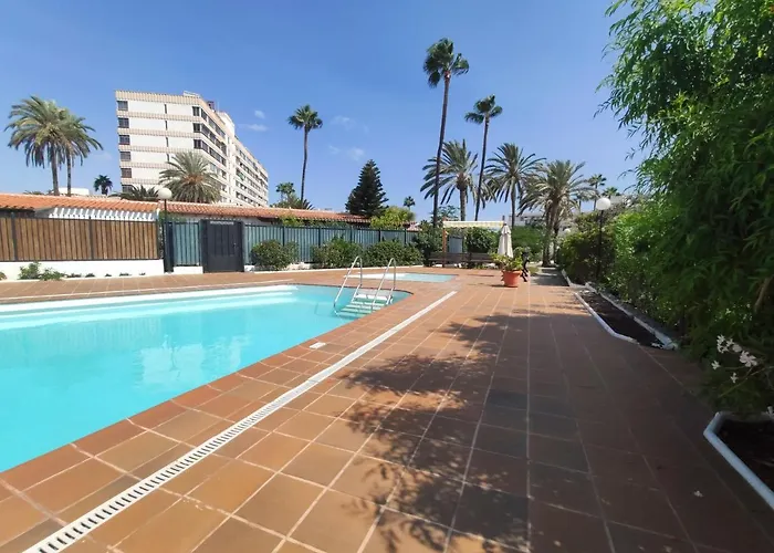 2 Bedroom Bungalow Next Yumbo Center. Free Parking Playa del Inglés con Piscina
