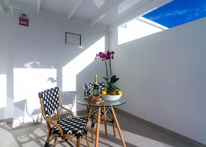 Rooms & Suites Princesa Leticia - Puerto Del Carmen, Lanzarote - Near The Beach
