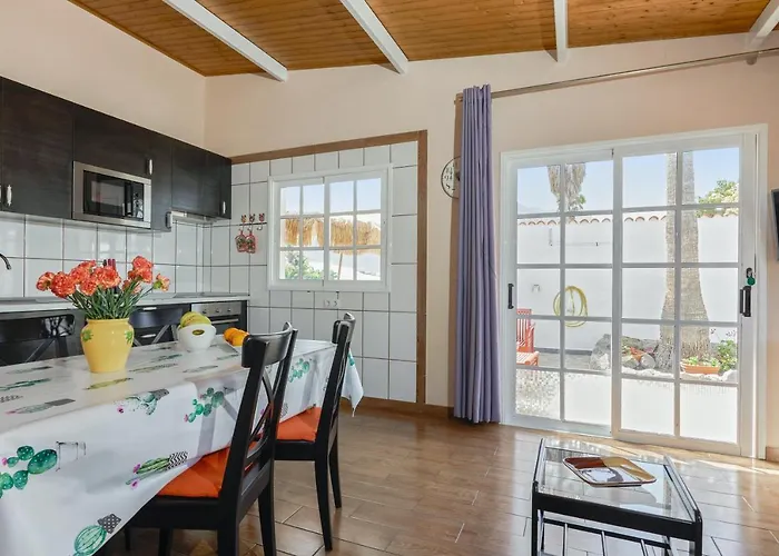 Charming House In Buenavista Del Norte With Shared Pool