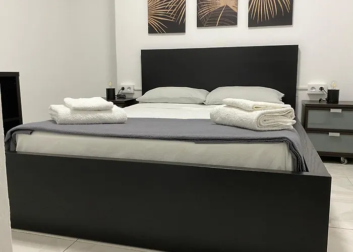 COMFORT ROOM AIRE CONDITIONER in APARTMENT SHARED in playa las vistas Los Cristianos Habitaciones, Stanza Arona 