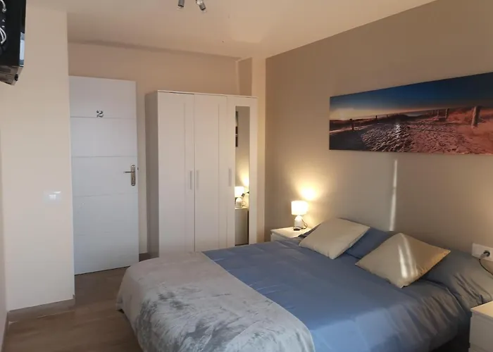 Hostal Mari en La Laguna, alquiler habitación privada en hostal, 6 habitaciones cerca de la universidad y aeropuerto Norte, 3 baños compartidos