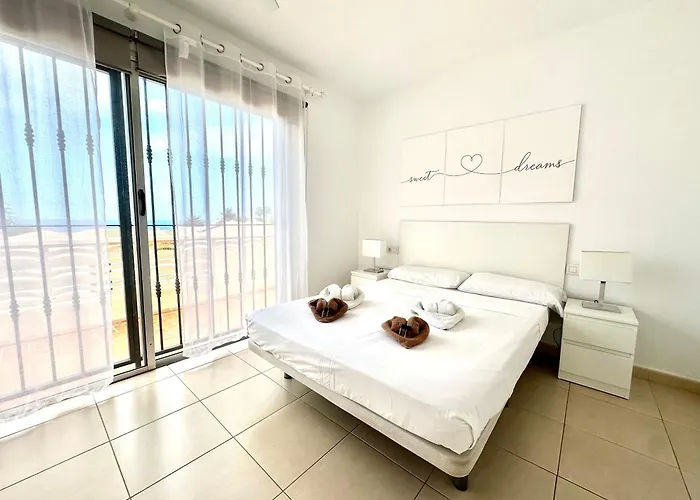 Villa DUPLEX C6 con PISCINA PRIVADA Callao Salvaje