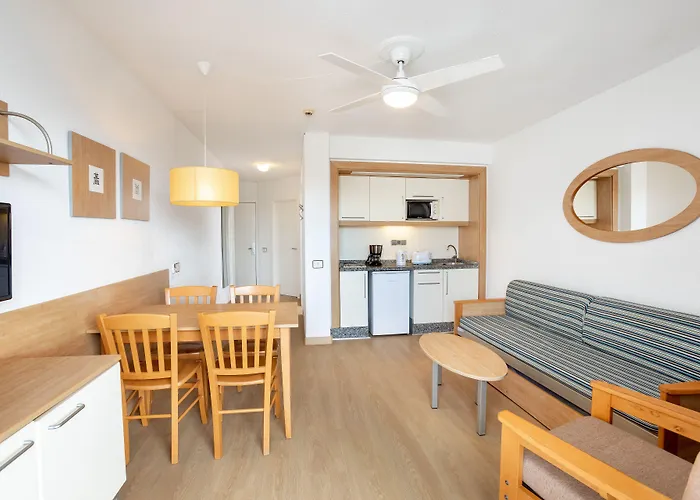 Aguamar Apartamentos, Los Cristianos Downtown Con una pista da Golf