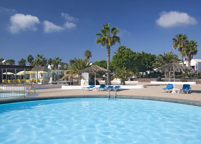 Playa Limones Hotel Playa Blanca  met golfbaan