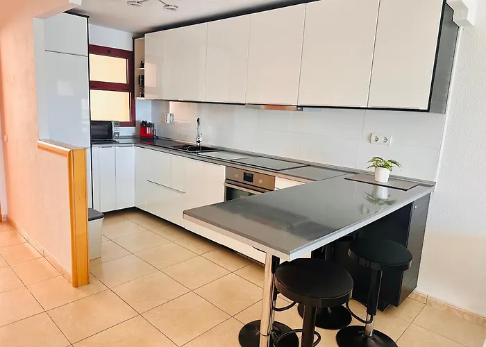 Su Eminencia - Sea View Apartment With Modern Comforts Playa Del Cura 