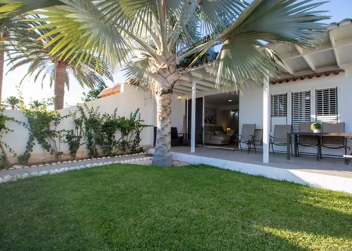 Comfortable Chalet With Garden & Solarium Playa del Inglés